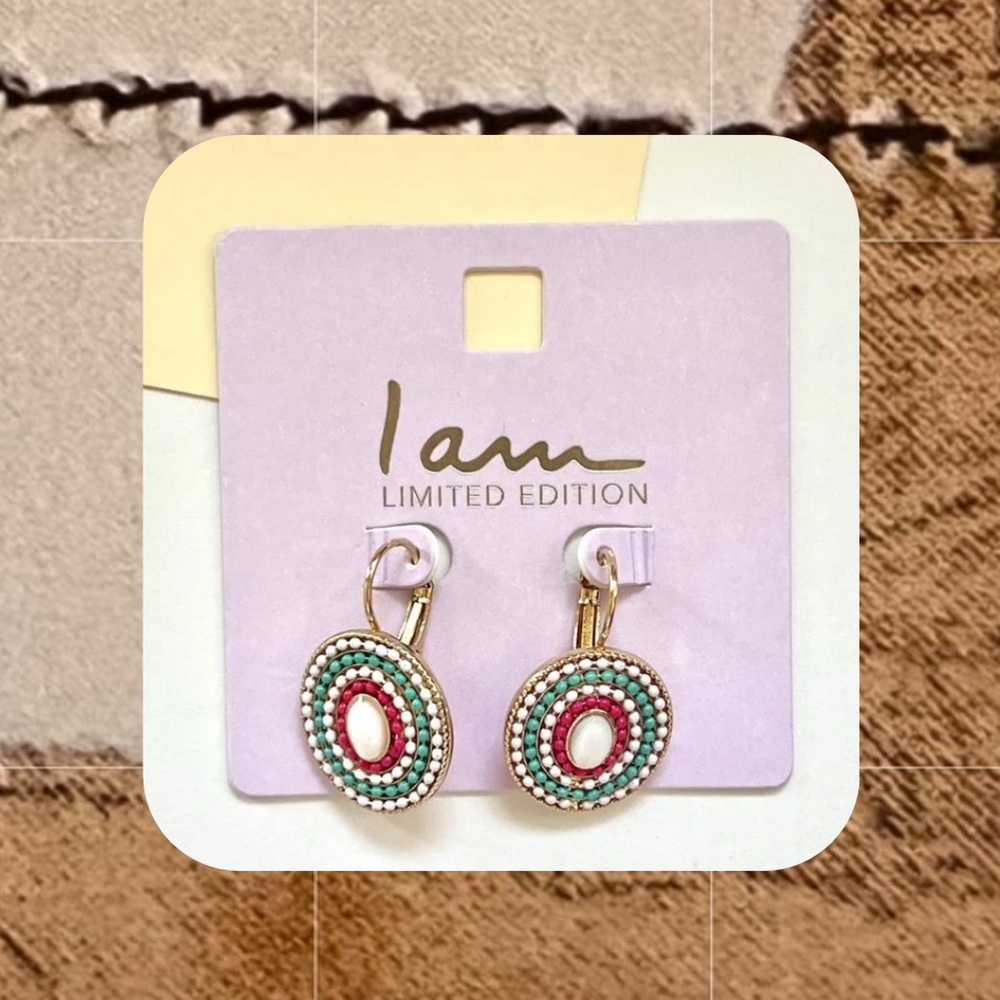 🏷️ i am • 🎉LE🎉 white, red & turquoise beaded gold circle dangling earrings